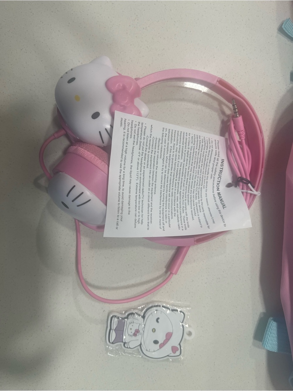 Hello Kitty You Glow Girl Backpack with Lunchbox And Headphones 17inches - Picture 8 of 9